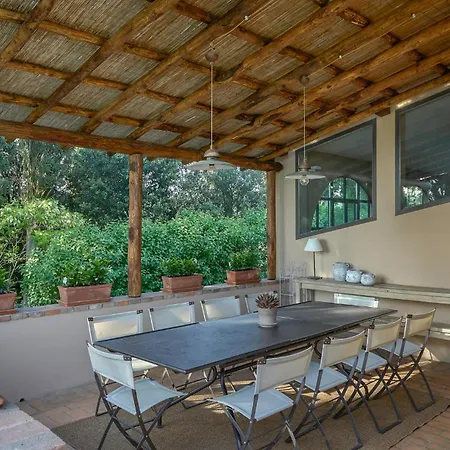 بيت للعطل Gorgeous In With Private Swimming Pool, Be Inside Or Outside تيرانووفا براتشولي